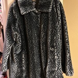 Dennis Basso grey leopard 3x